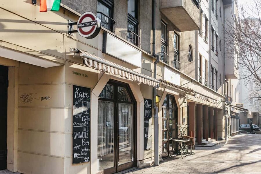 Budapest: Hungarian Wine Tasting with 7 Wines and Tapas - The $62 price and what you receive