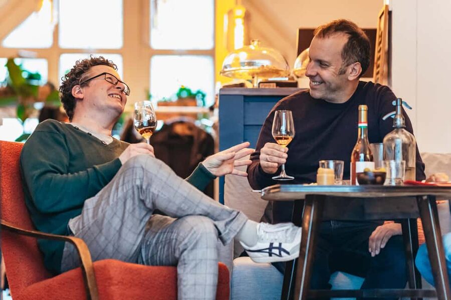 Budapest: Hungarian Wine Tasting with 7 Wines and Tapas - Who should book this experience