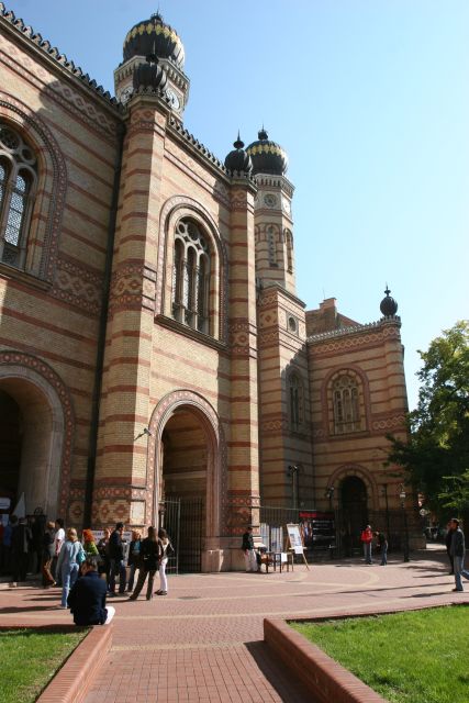 Budapest: Jewish Heritage Guided Tour with Synagogue Ticket - Beginning at Dohány Street Synagogue
