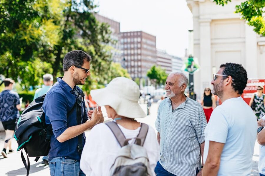 Budapest: Jewish History Guided Walking Tour with Historian - How the guides shape the experience