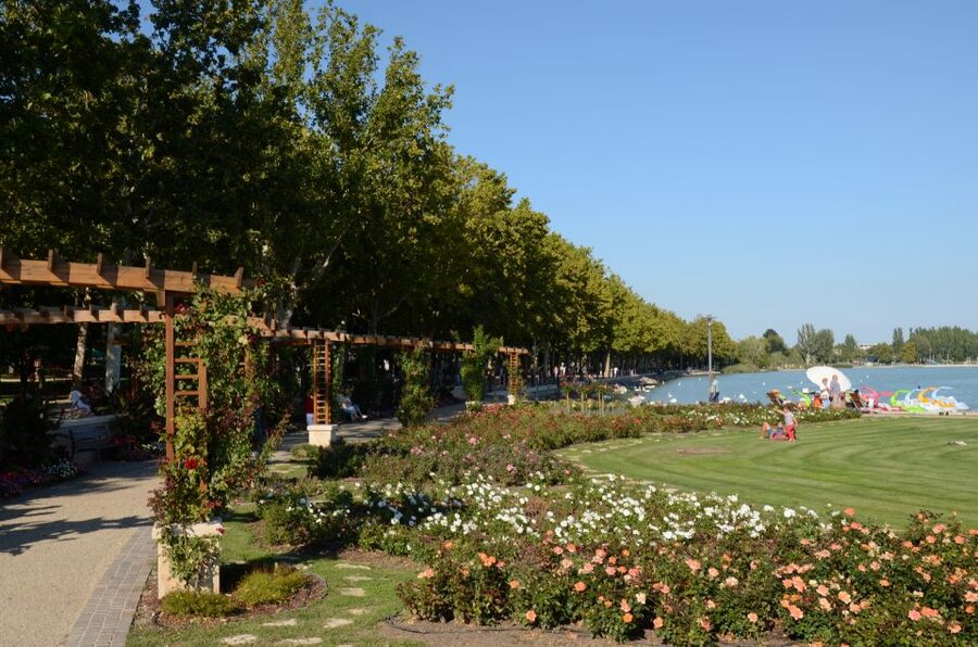 Budapest: Lake Balaton and Herend Full-Day Private Tour - What the 10-hour schedule feels like