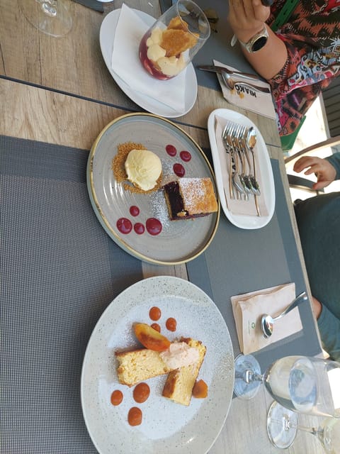 Budapest: Lake Balaton & Herend Porcelain Private Day Tour - Lunch under the grapevines