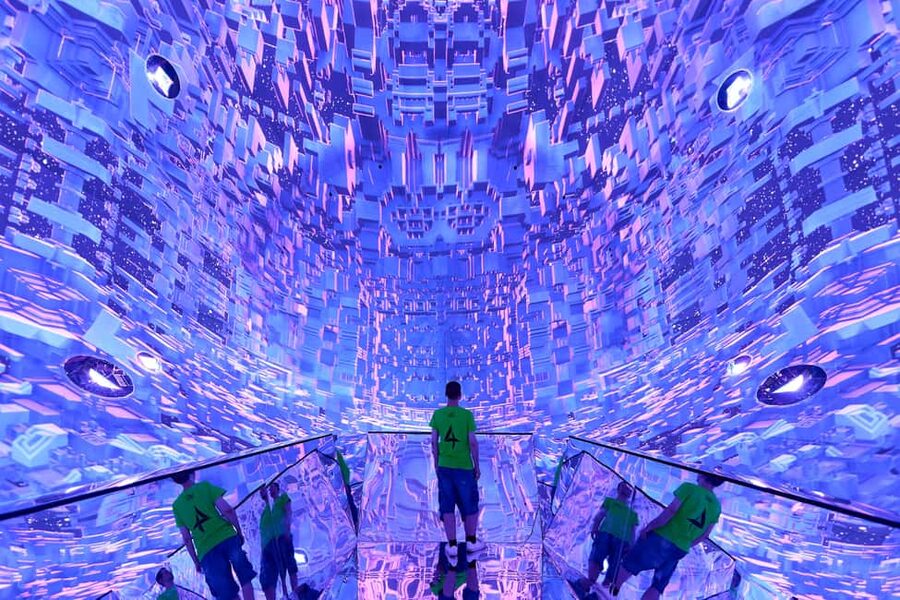 Budapest: Light Art Museum - Immersive New Media Experience - Who Will Enjoy the Light Art Museum Most?