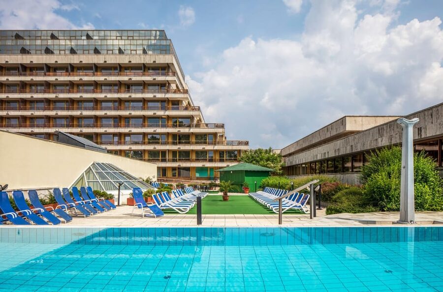 Budapest: Margaret Island Day Spa Entry Ticket - How this compares with Budapest’s more traditional baths