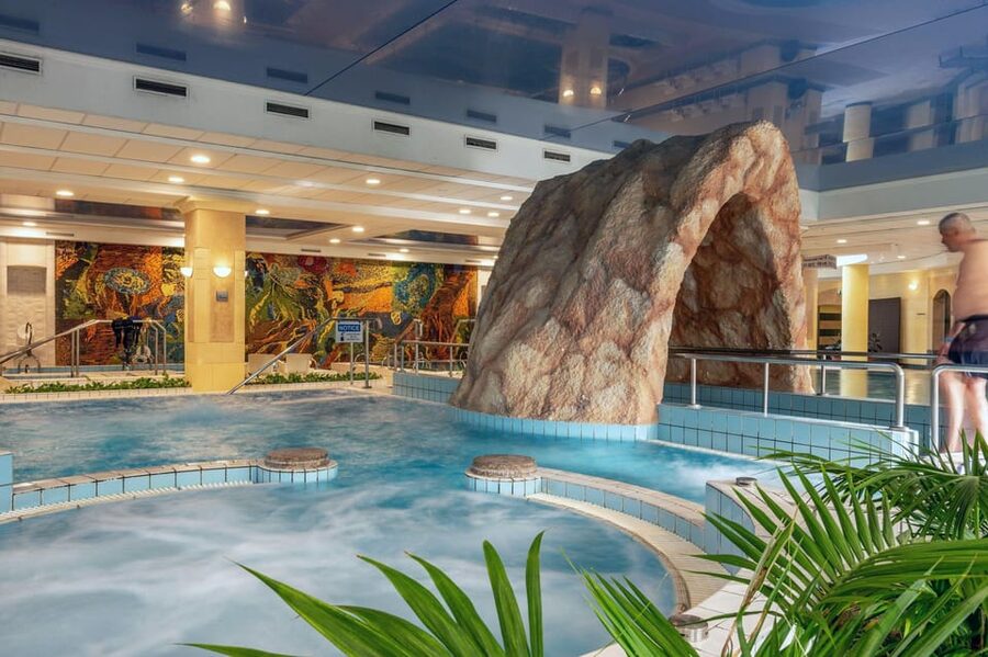 Budapest: Margaret Island Day Spa Entry Ticket - Comparing it with Budapest’s famous baths