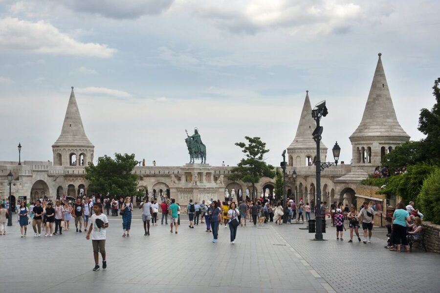Budapest: Multilingual Highlights Tour - Should you book the Budapest Multilingual Highlights Tour?