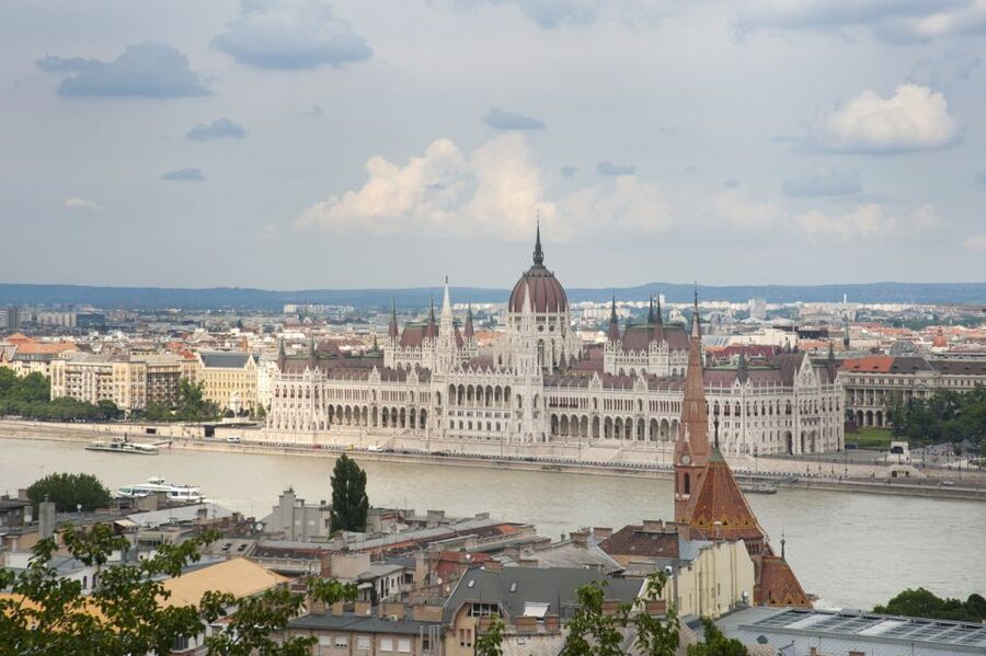 Budapest: Multilingual Highlights Tour - Entering the medieval Buda Castle district
