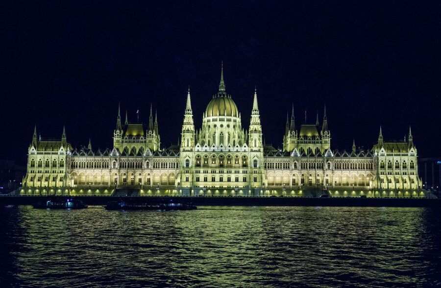 Budapest: Night Walking Tour with Danube River Cruise - Does the $86 price offer good value?