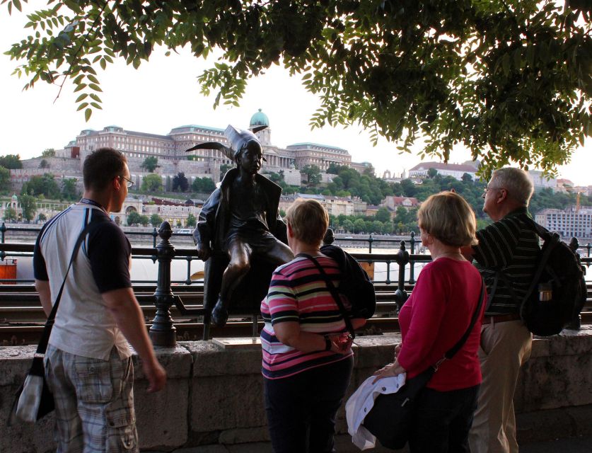 Budapest: Night Walking Tour with Danube River Cruise - One hour on the Danube with a drink