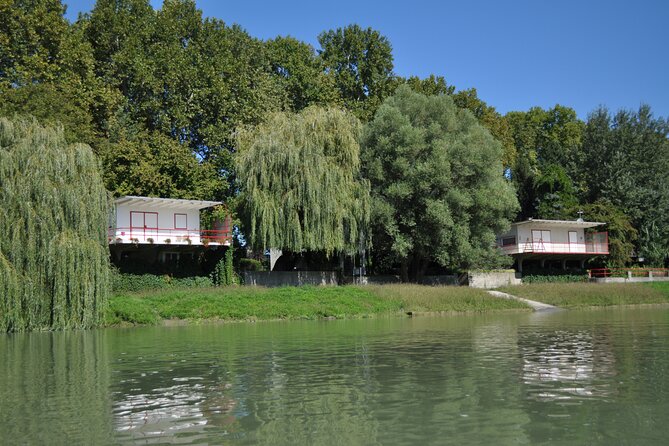 Budapest North Canoe Trip - A small-island break in the middle of the city