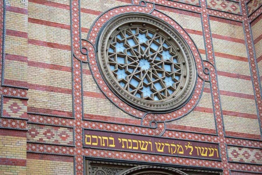 Budapest Old Jewish Quarter History Private Walking Tour - Why Budapest’s Jewish Quarter Needs a Guide