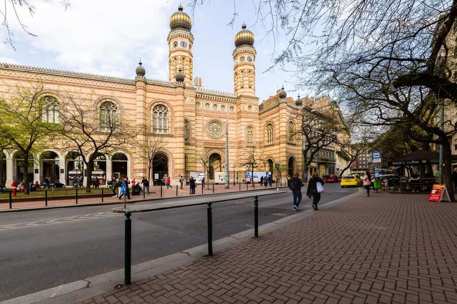 Budapest Old Jewish Quarter History Private Walking Tour - Theodor Herzl and Budapest’s Jewish Heritage