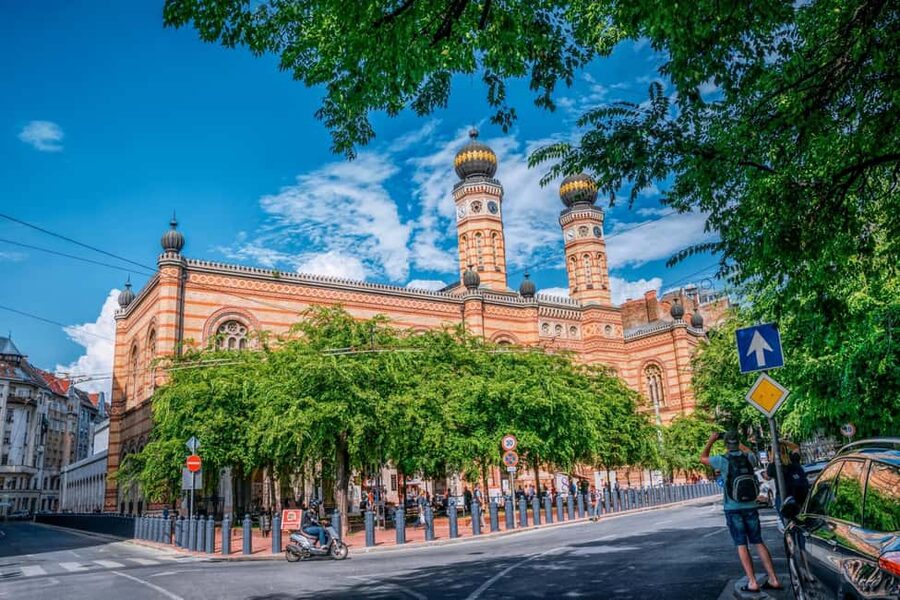 Budapest Old Jewish Quarter History Private Walking Tour - Kazinczy Street Synagogue and Living Jewish Culture