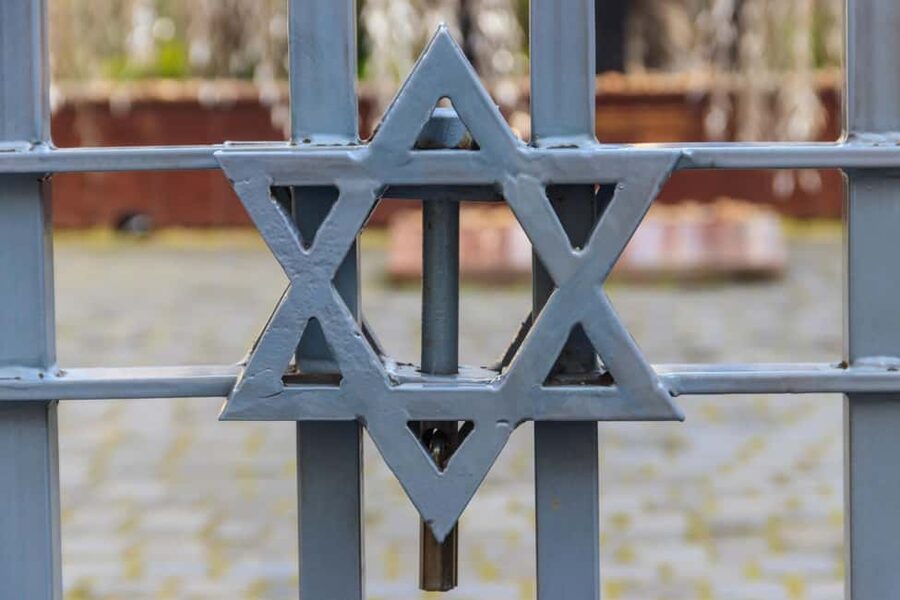 Budapest Old Jewish Quarter History Private Walking Tour - Finishing at Klauzál Market Hall