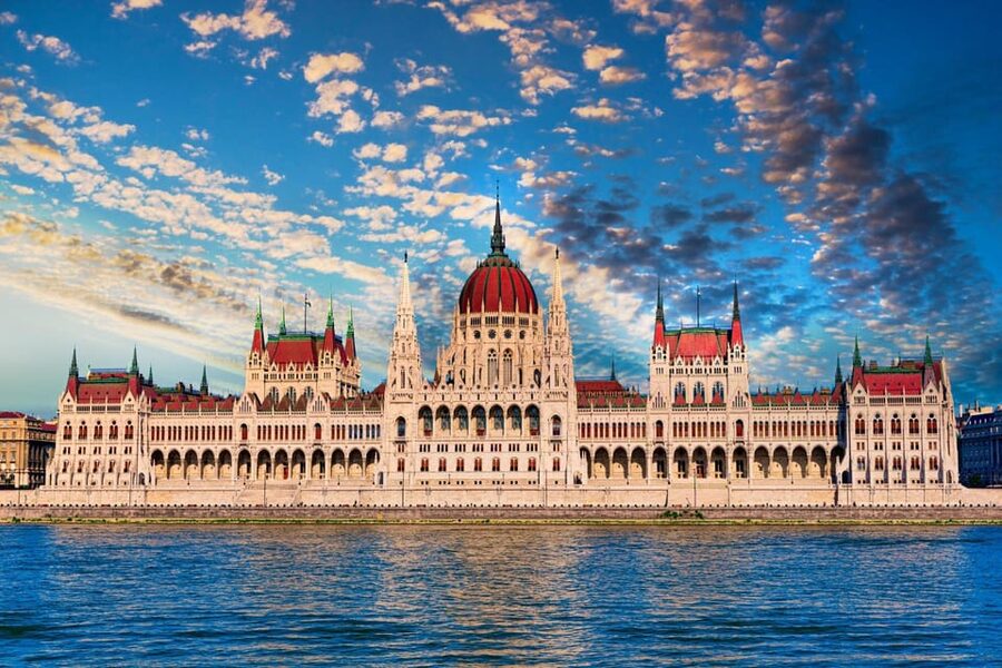 Budapest Old Town and Top Attractions Private Walking Tour - Starting beside Parliament in central Pest