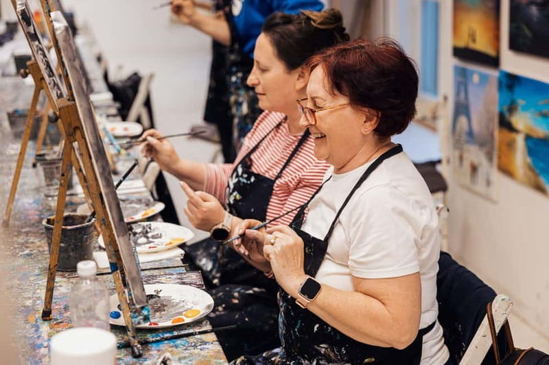 Budapest: Paint and sip experience - Should you book the FessNeki painting class?