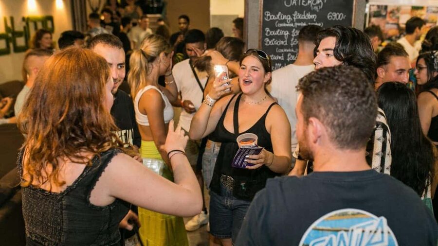 Budapest: Party District Bar-Hop with 2hr Unlimited Drinks - Instant-Fogas is the big finish