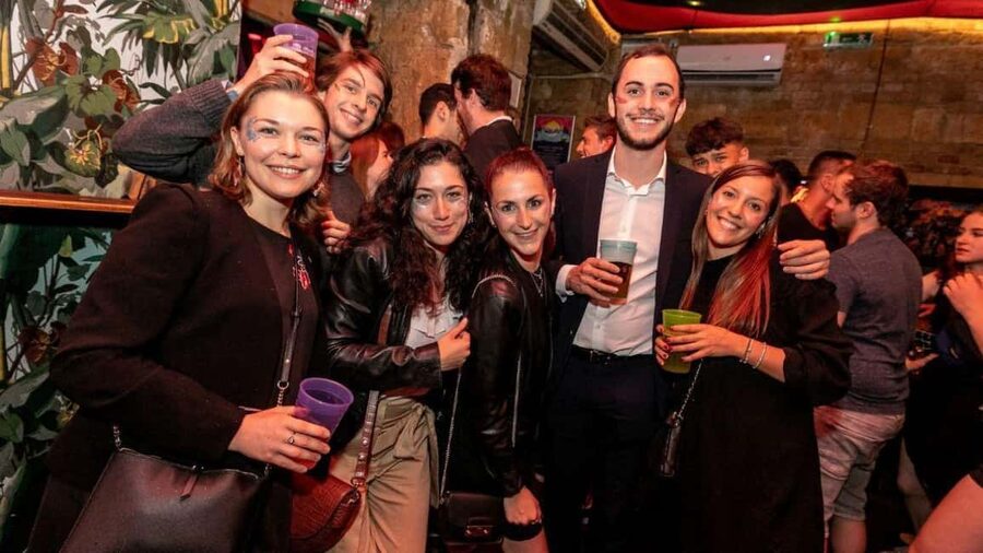 Budapest: Party District Bar-Hop with 2hr Unlimited Drinks - Who should book this pub crawl?