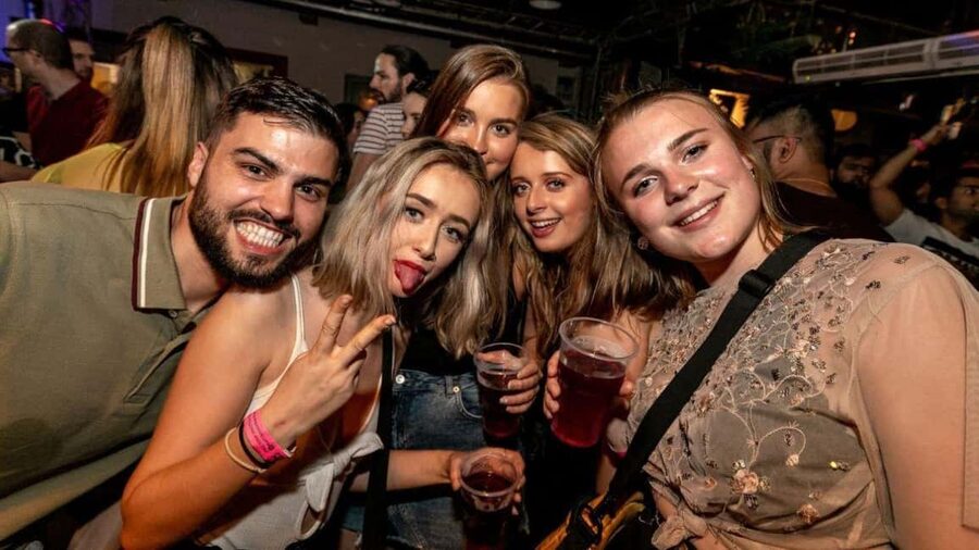 Budapest: Party District Bar-Hop with 2hr Unlimited Drinks - Practical tips for a smoother evening