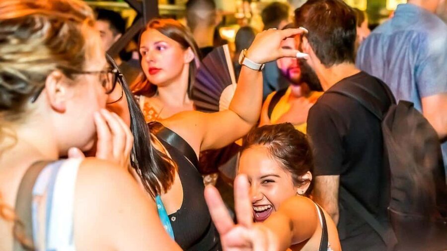 Budapest: Party District Bar-Hop with 2hr Unlimited Drinks - Should you book it?
