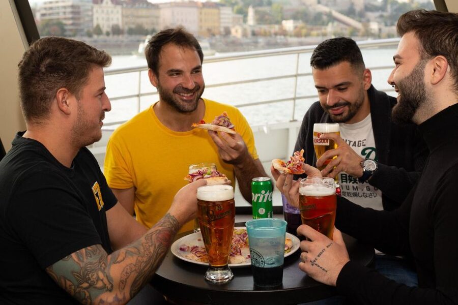 Budapest: Pizza Cruise - Margaret Bridge, the turning point