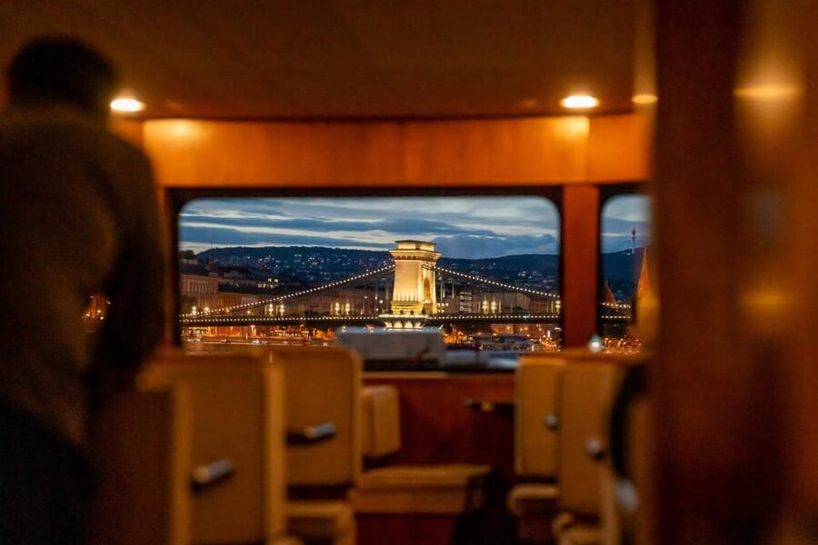 Budapest: Premium Sightseeing Cruise with Tokaj Frizzante - Parliament, Fisherman’s Bastion, and Buda Castle