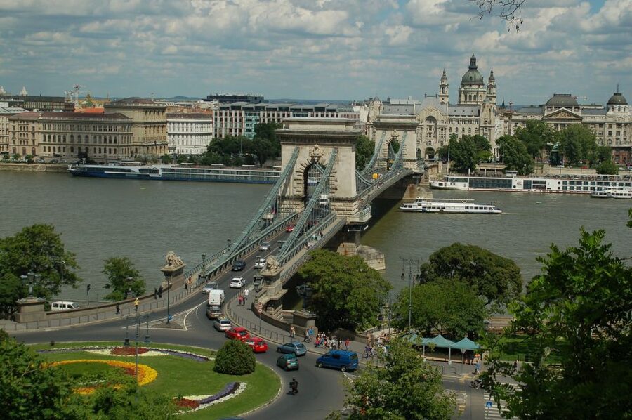 Budapest: Private 3-hour Guided City Tour by Bus - Why this works as a first look at Budapest