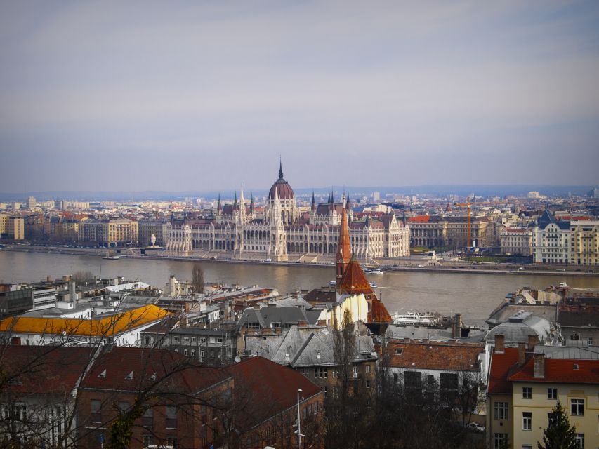 Budapest: Private 3-hour Guided City Tour by Bus - Pace, comfort, and what to bring