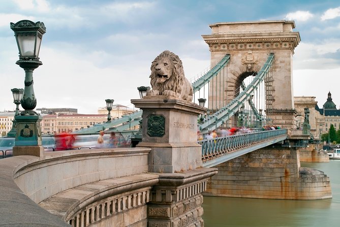 Budapest: Private 4-Hour Walking Tour with a Local - Heroes’ Square and the city’s grand northern gateway