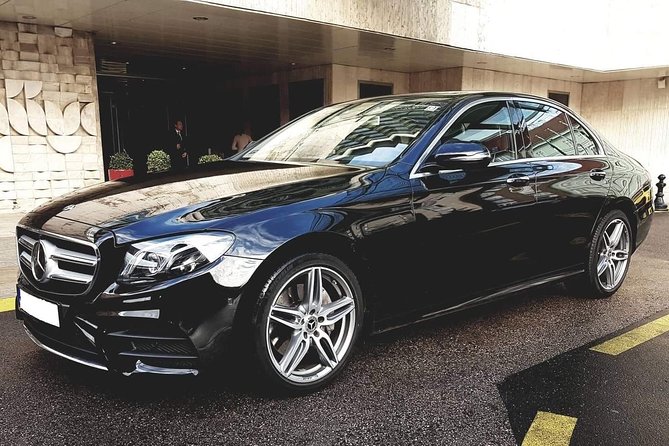 Budapest Private Airport Transfer in a Luxury Car - The ride to central Budapest