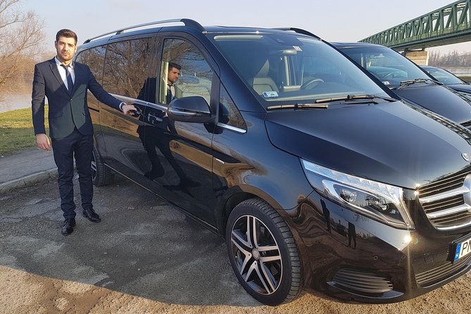 Budapest Private Airport Transfer in a Luxury Minivan - A calm start after landing at Budapest Airport