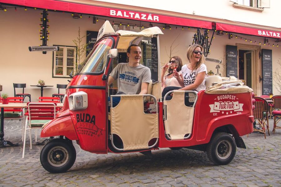 Budapest: Private City Tuk-Tuk Tour & Boat Cruise - Key points to know before booking