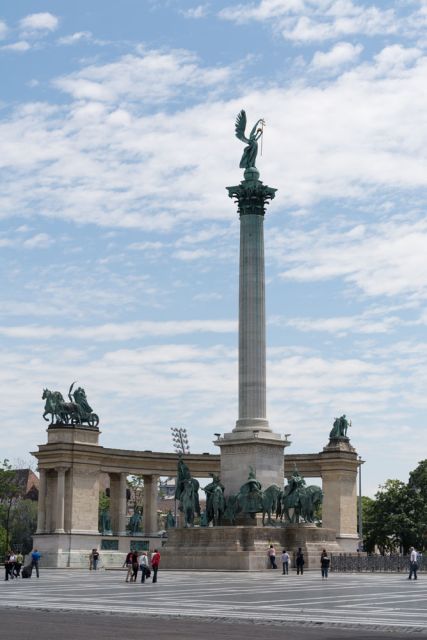 Budapest: Private City Tuk-Tuk Tour & Boat Cruise - The Jewish Quarter and Budapest’s central streets