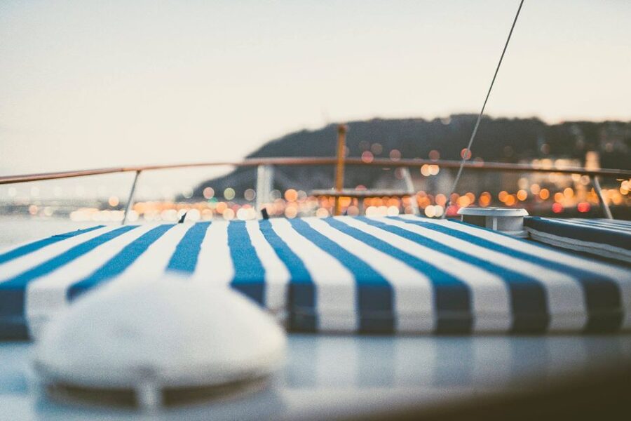 Budapest: Private Danube Yacht Cruise with Welcome Drink - Budapest’s finest views begin on the Danube