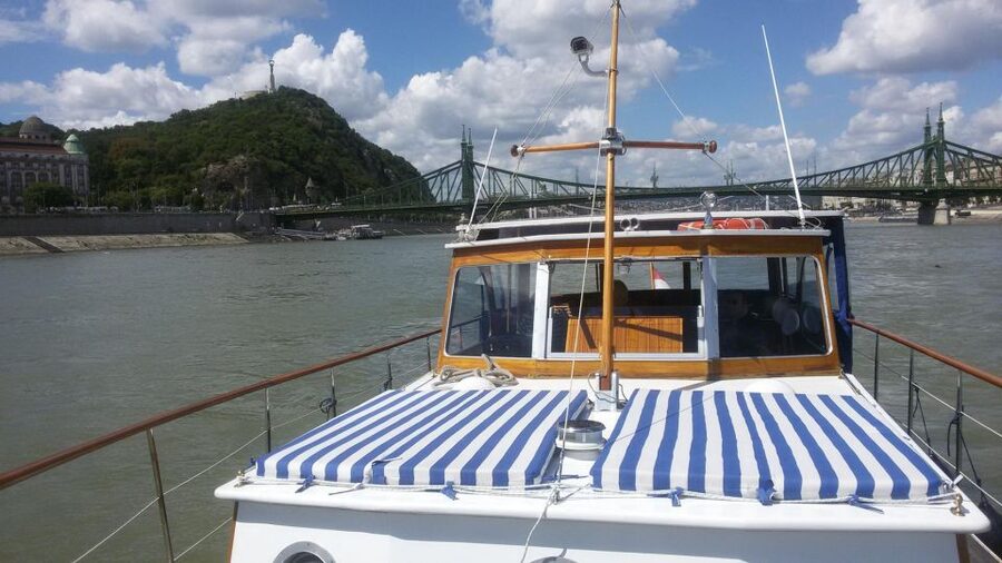 Budapest: Private Danube Yacht Cruise with Welcome Drink - Who will enjoy this yacht cruise most?