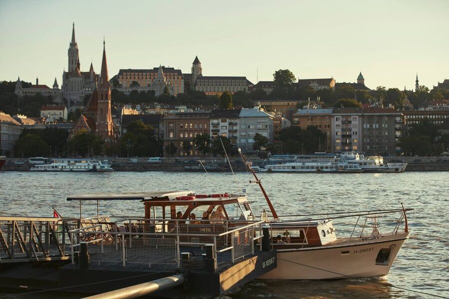 Budapest: Private Danube Yacht Cruise with Welcome Drink - Welcome drink, extra food, and onboard choices