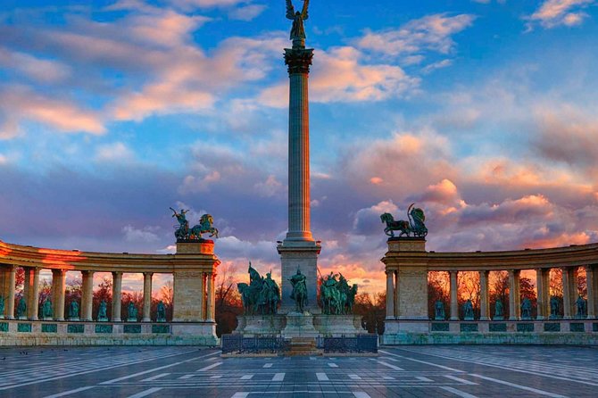 Budapest Private Full Day City Tour with a comfortable air -conditioned car - Crossing the Danube to Castle Hill