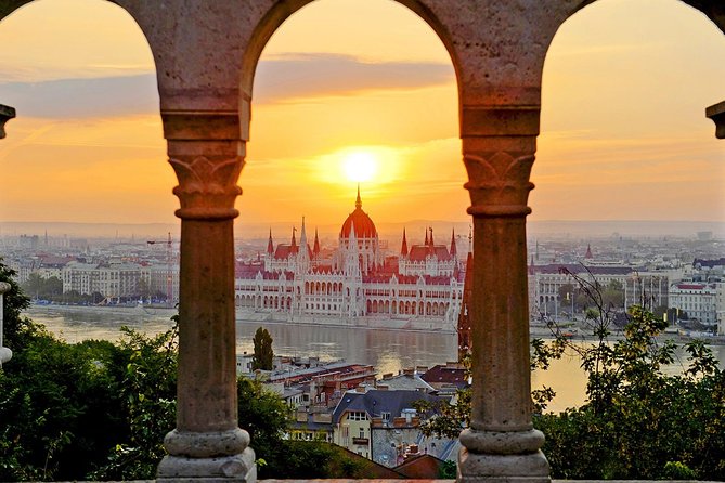 Budapest Private Full Day City Tour with a comfortable air -conditioned car - Gellért Hill and the best city views