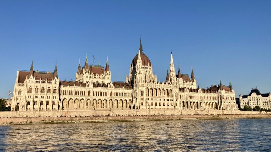 Budapest: Private Sightseeing Tour by car - Heroes’ Square and the city’s public face