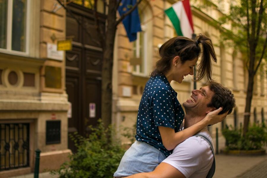 Budapest: Proposal Photos at enchanting Fisherman's Bastion - Who will enjoy this experience most?