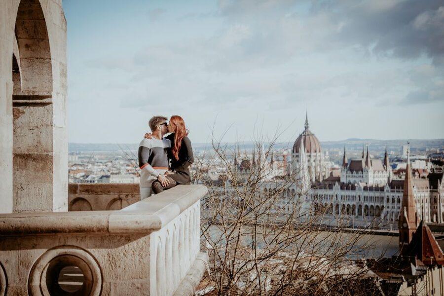 Budapest: Proposal Photos at enchanting Fisherman's Bastion - How the one-hour experience unfolds