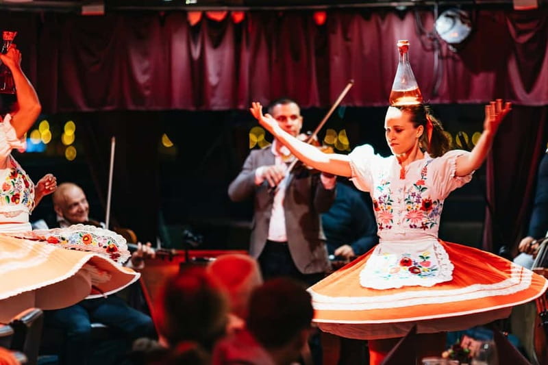 Budapest: Prosecco Dinner Cruise with Live Music - Practical details that can make or break the evening