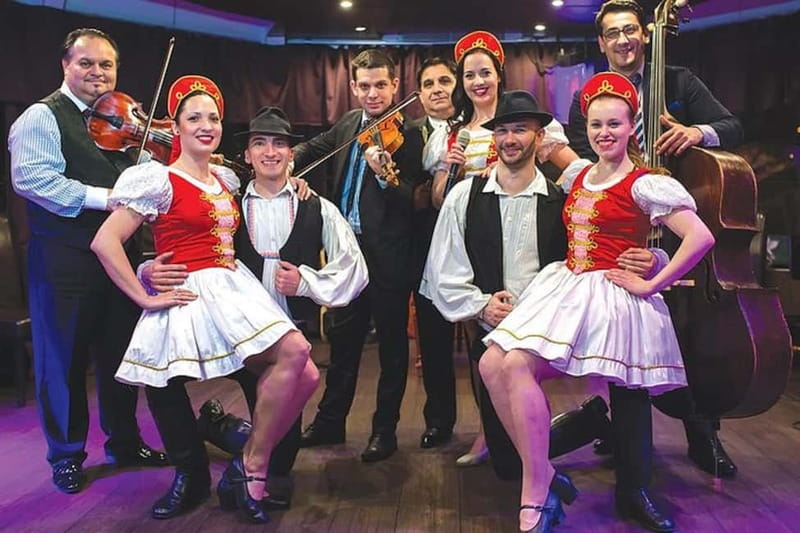 Budapest: Prosecco Dinner Cruise with Live Music - From Elizabeth Bridge to the first city views