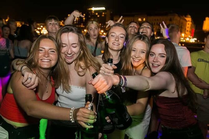 Budapest Pub Crawl & Ruin Bar Tour – Free Shots & VIP Entry - Why this pub crawl works in Budapest
