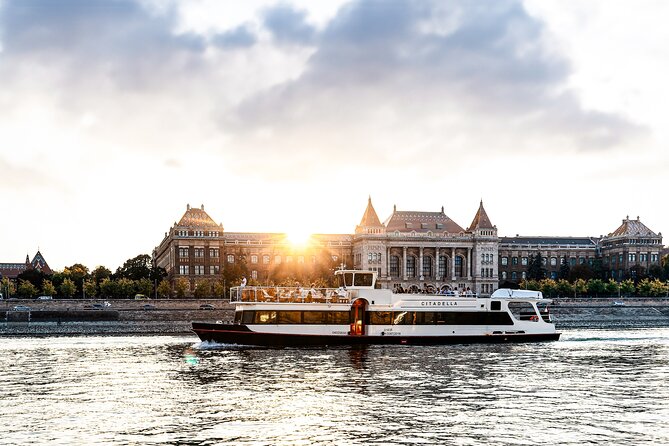 Budapest River Cruise with 1 Free Tokaj Frizzante and Audio Guide - Drinks, seating, and the onboard setup