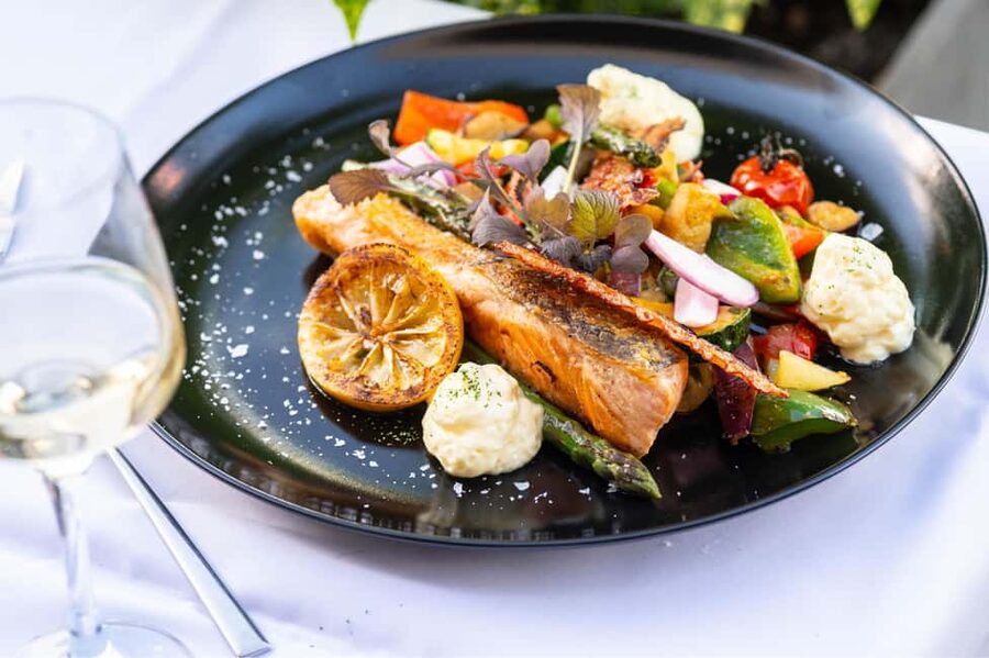 Budapest: Rudas Spa Entry with 3-Course Meal - The 3-course meal at Rudas Bistro