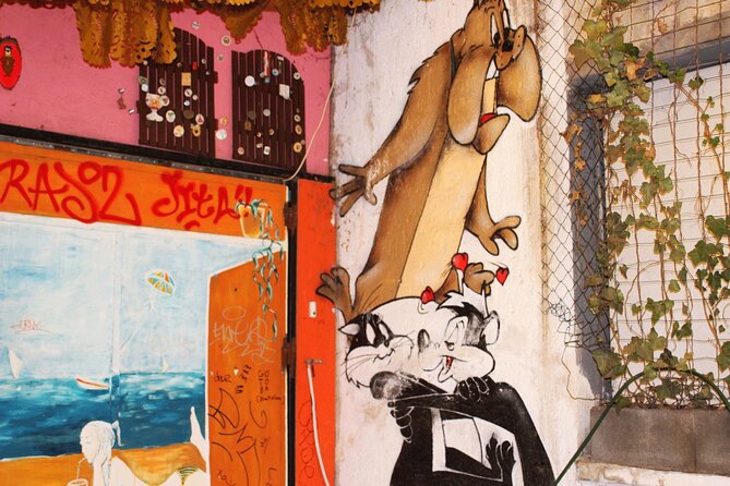 Budapest Ruin Bars Evening Walking Tour with Drinks & Snacks - Local guides make the difference