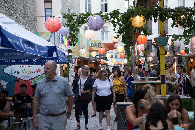 Budapest Ruin Bars Evening Walking Tour with Drinks & Street Food - Is this really a small-group tour?
