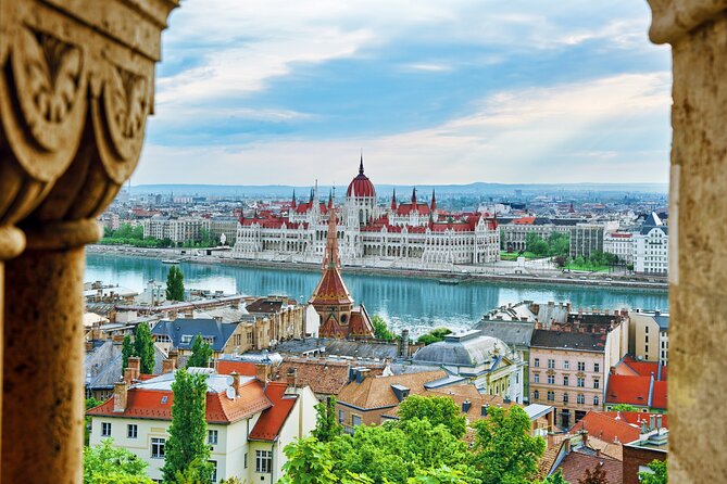 Budapest Scavenger Hunt and Highlights Self Guided Audio Tour - Starting at Parliament and crossing central Pest
