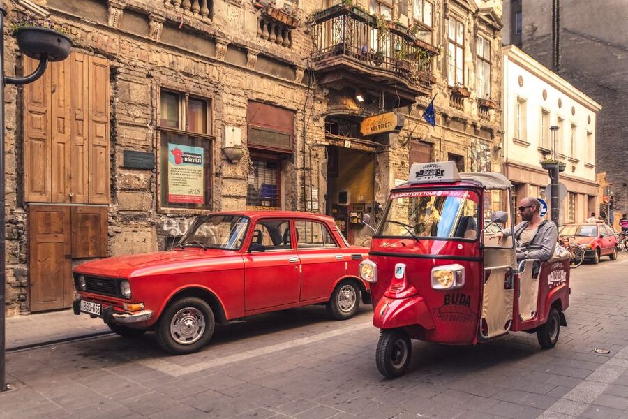 Budapest: Scenic Tuk Tuk Tour - The guide makes the difference